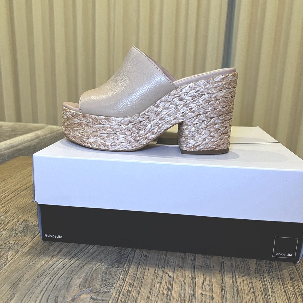 Dolce Vita Blush Leather Wedges - Elora
